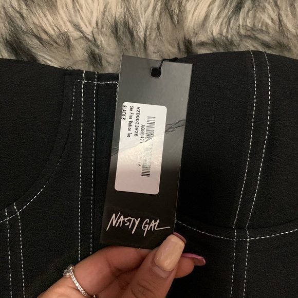 Black tube top with white stitches - Picture 3 of 5